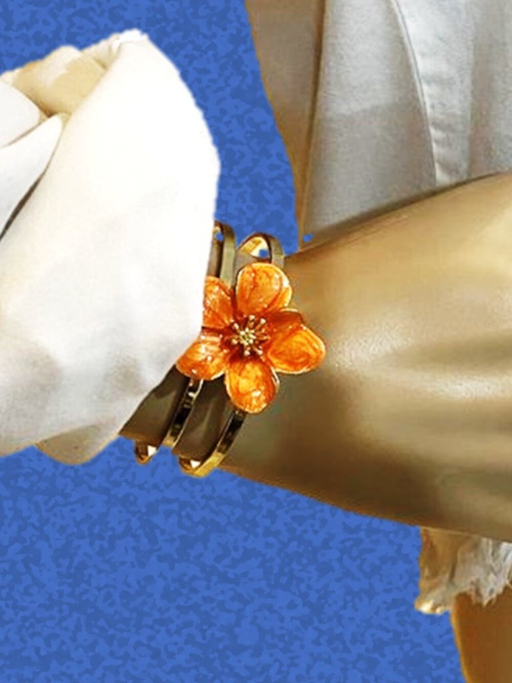 NWT Fashion & Elegance Drip Oil-Style Enamel 5 Petal Flower Open Bangle Bracelet - Picture 6 of 9